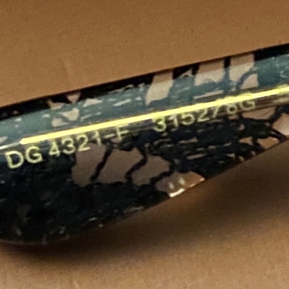 ⭐️ SOLD NWT Dolce & Gabbana 55MM Cat Eye Sunglasses⭐️ - Picture 9 of 11